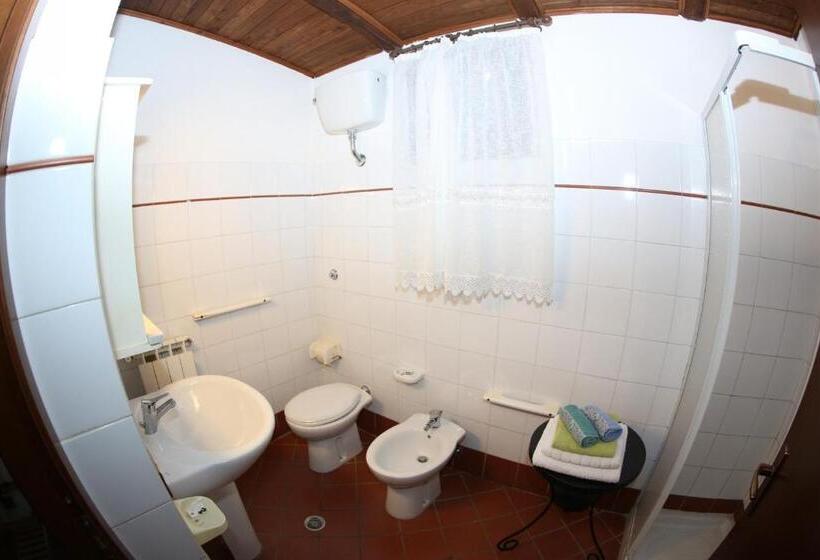 Отель Agriturismo Monte Due Torri