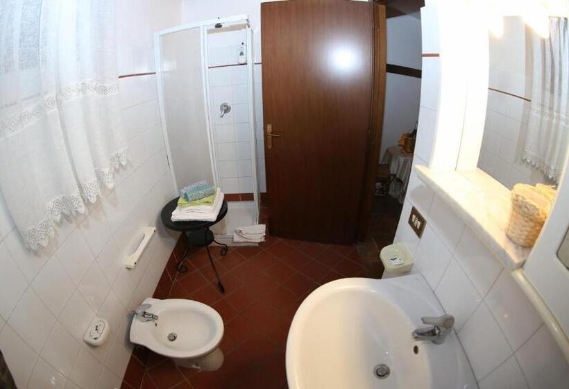 Отель Agriturismo Monte Due Torri