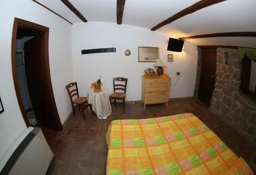 Hotelli Agriturismo Monte Due Torri