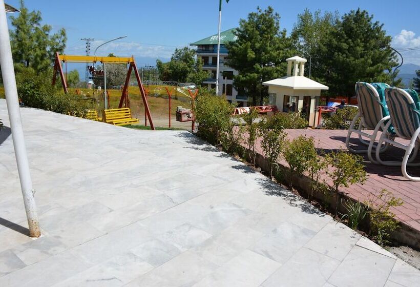 هتل Chinar Family Resort