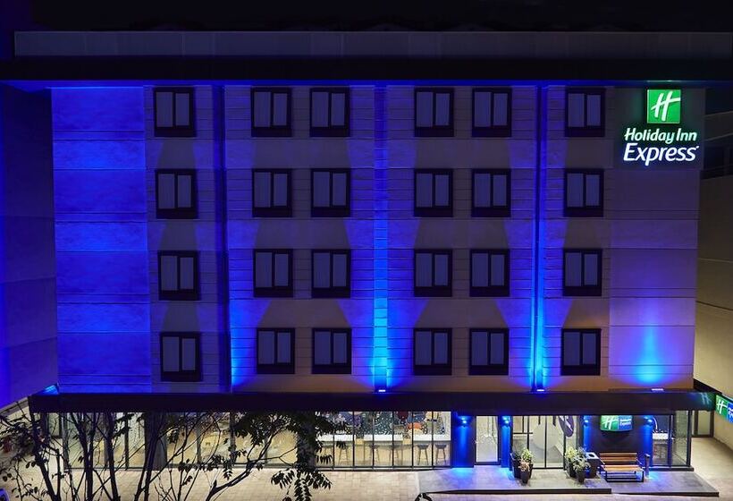 Hotel Holiday Inn Express   Istanbul   Atakoy Metro, An Ihg