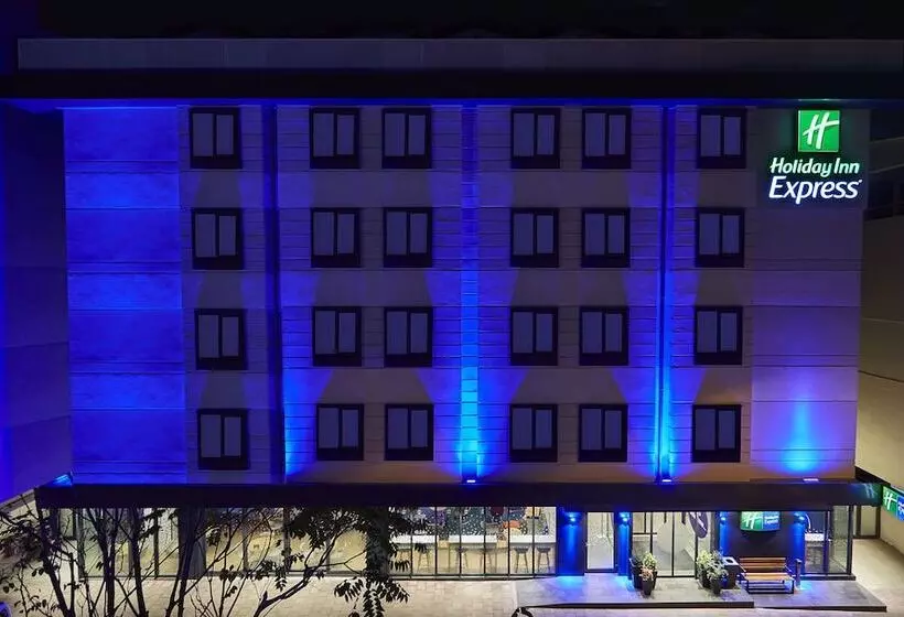 ホテル Holiday Inn Express   Istanbul   Atakoy Metro, An Ihg
