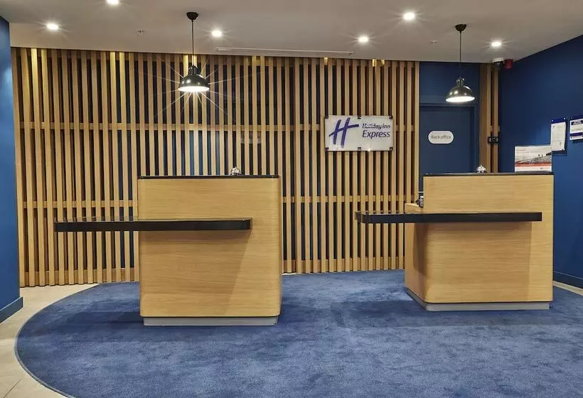 ホテル Holiday Inn Express   Istanbul   Atakoy Metro, An Ihg