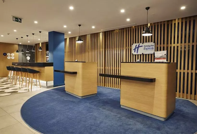 ホテル Holiday Inn Express   Istanbul   Atakoy Metro, An Ihg