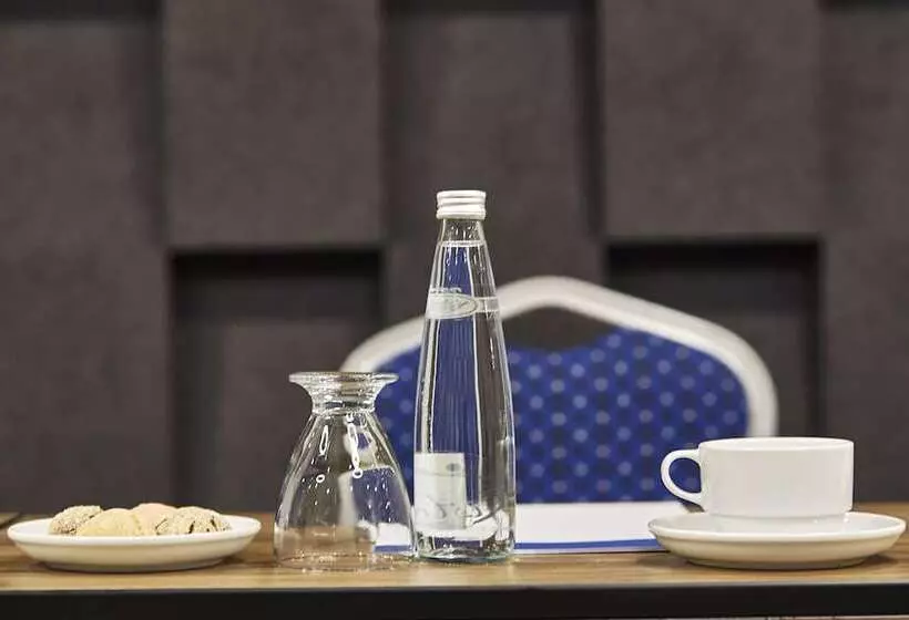 ホテル Holiday Inn Express   Istanbul   Atakoy Metro, An Ihg