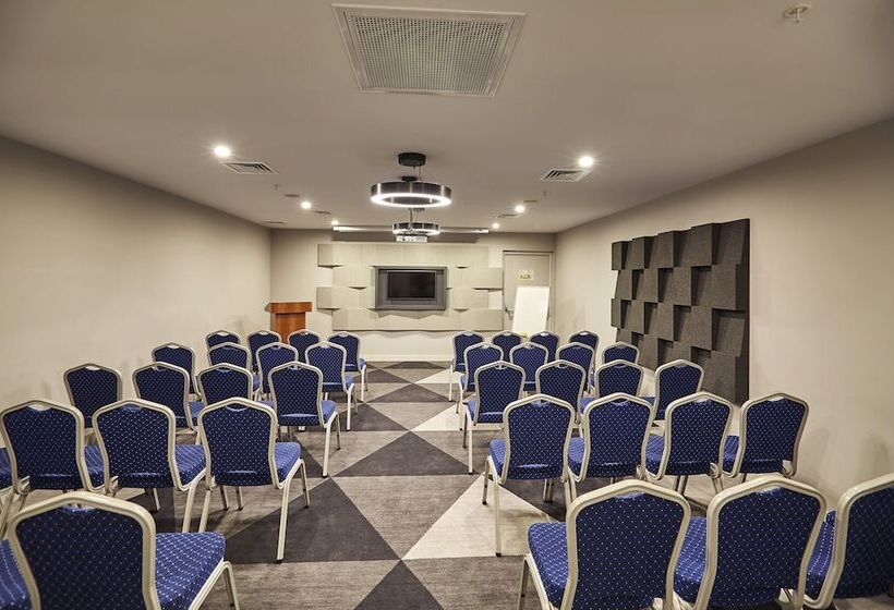 Hotel Holiday Inn Express   Istanbul   Atakoy Metro, An Ihg