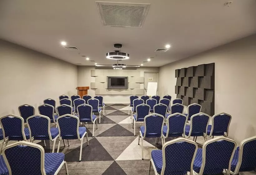 ホテル Holiday Inn Express   Istanbul   Atakoy Metro, An Ihg