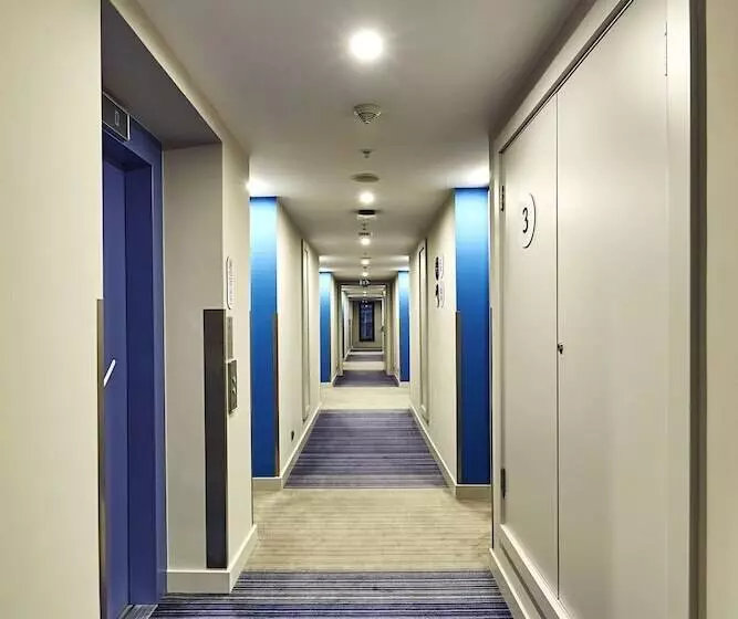 ホテル Holiday Inn Express   Istanbul   Atakoy Metro, An Ihg