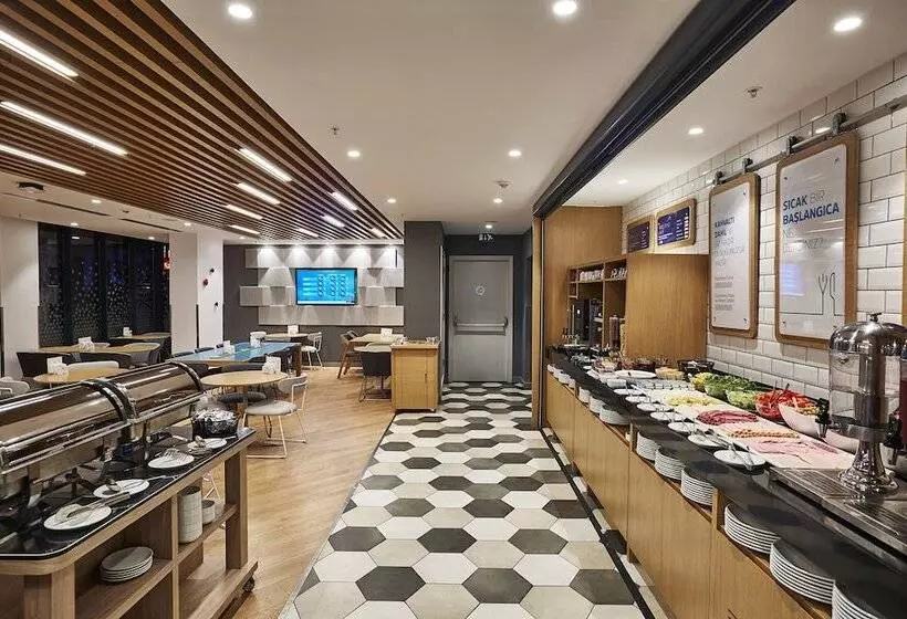 ホテル Holiday Inn Express   Istanbul   Atakoy Metro, An Ihg