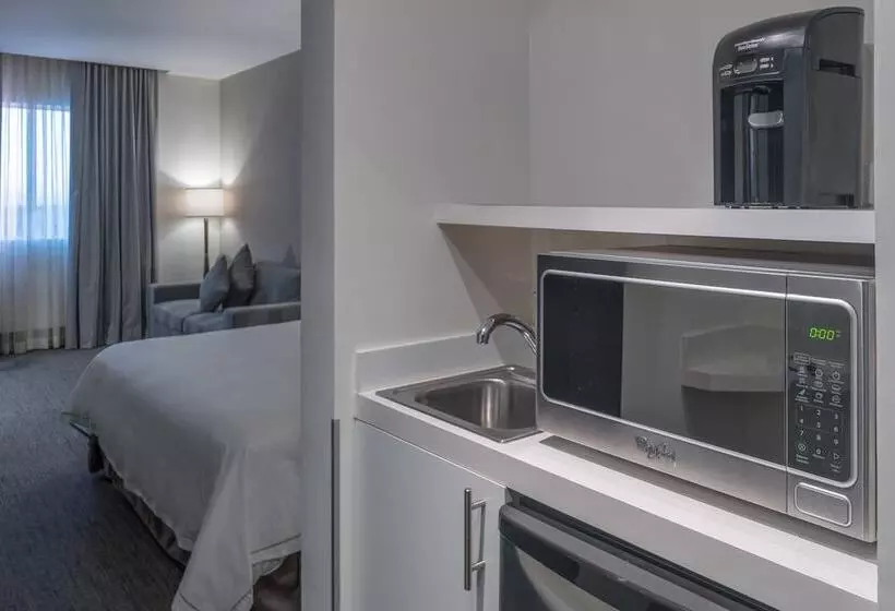 Hotelli Holiday Inn Express & Suites Silao Aeropuerto Terminal, An Ihg