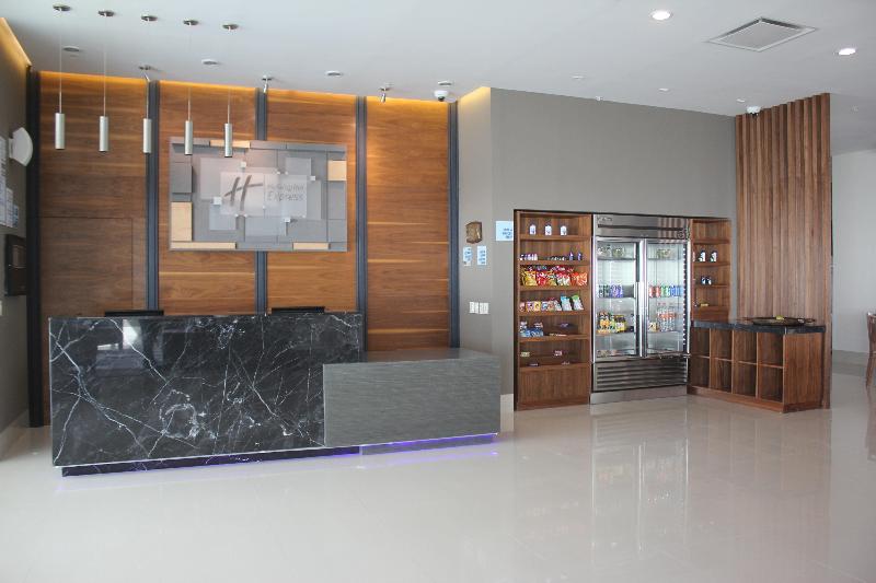 ホテル Holiday Inn Express & Suites Silao Aeropuerto Terminal, An Ihg