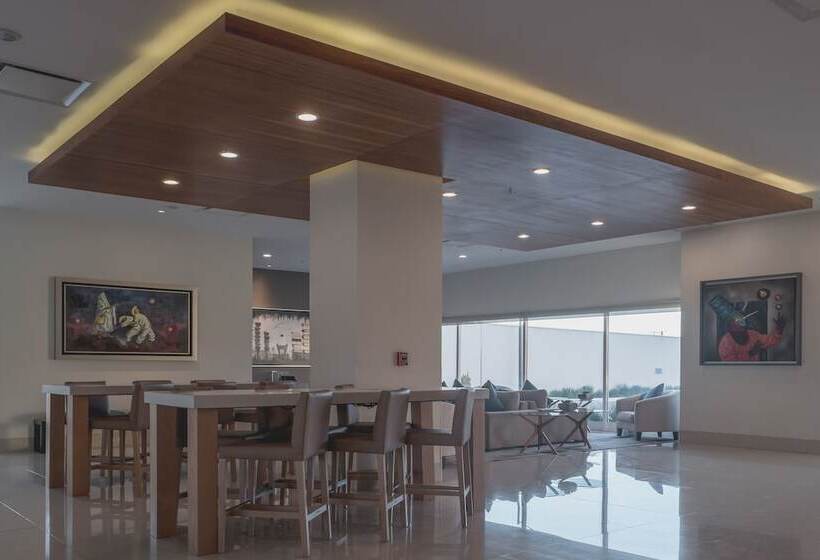 ホテル Holiday Inn Express & Suites Silao Aeropuerto Terminal, An Ihg