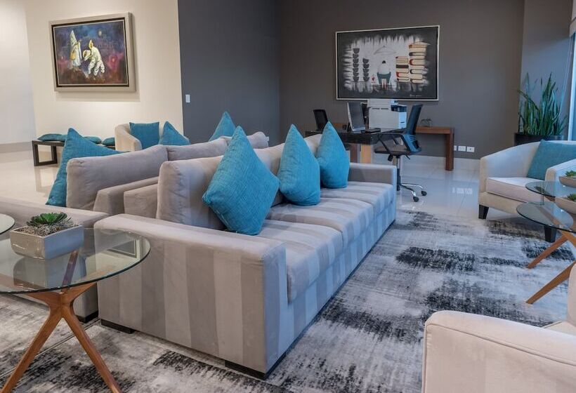 ホテル Holiday Inn Express & Suites Silao Aeropuerto Terminal, An Ihg