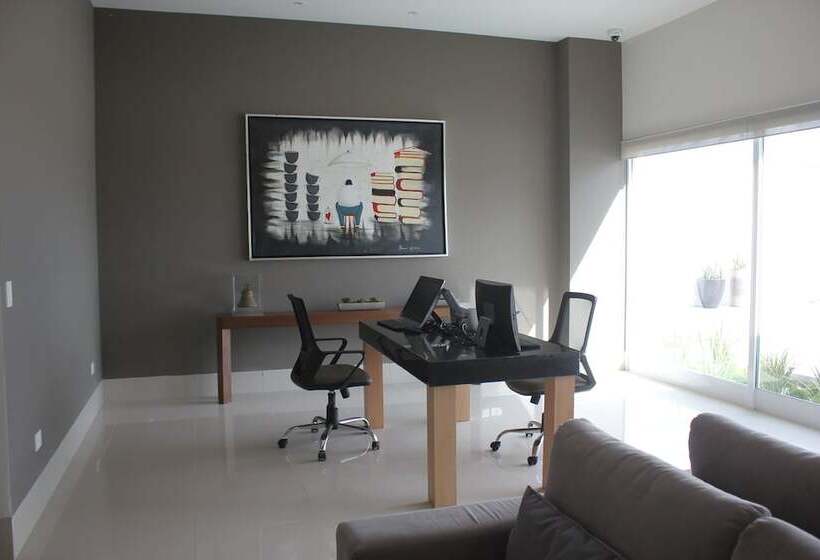 ホテル Holiday Inn Express & Suites Silao Aeropuerto Terminal, An Ihg