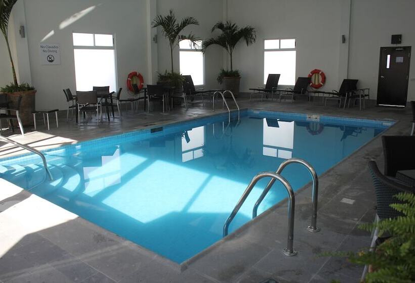 ホテル Holiday Inn Express & Suites Silao Aeropuerto Terminal, An Ihg