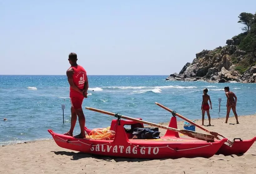 Hotelli Villaggio Camping Torre Salinas