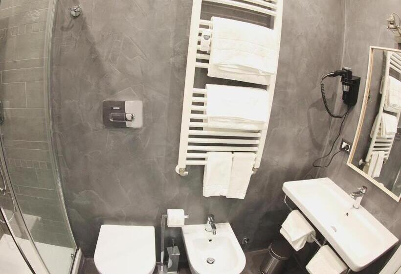 هتل We Love Roma Guest House