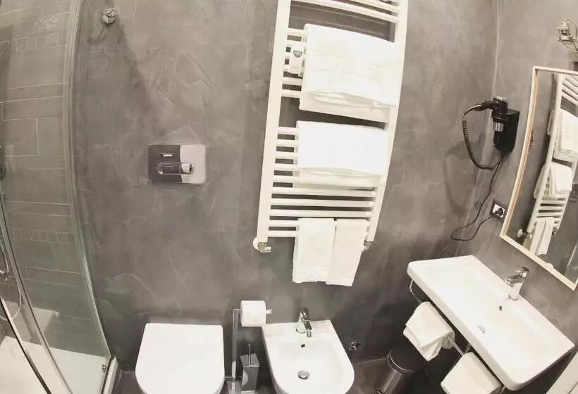 هتل We Love Roma Guest House