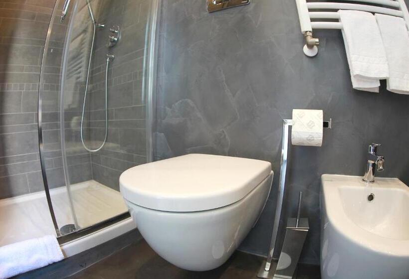 هتل We Love Roma Guest House