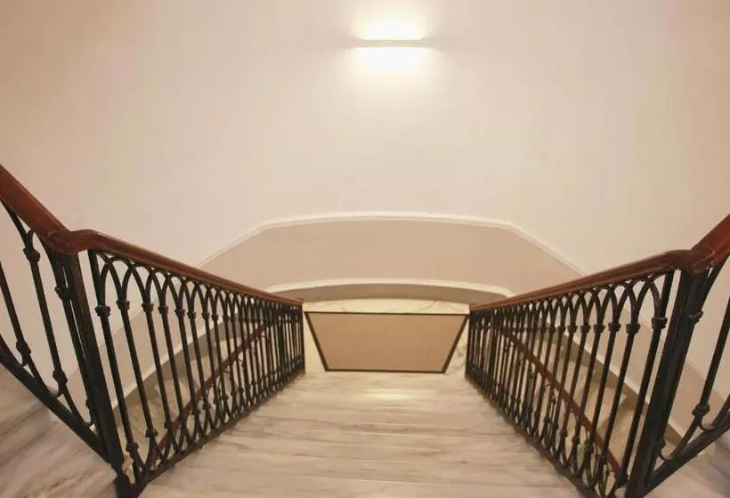 هتل We Love Roma Guest House