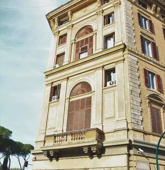 هتل We Love Roma Guest House