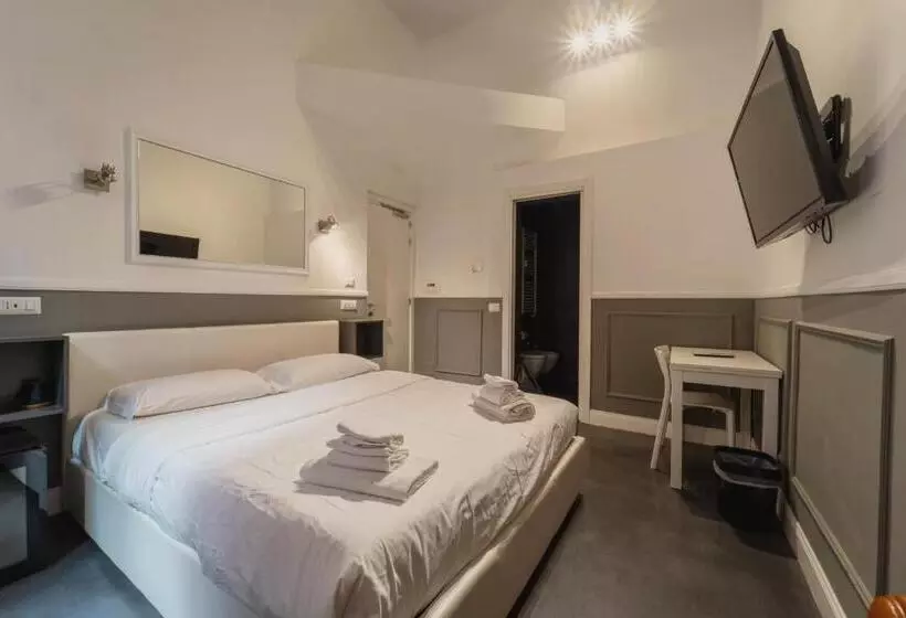 هتل We Love Roma Guest House