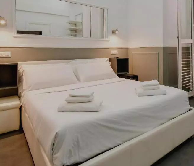 هتل We Love Roma Guest House