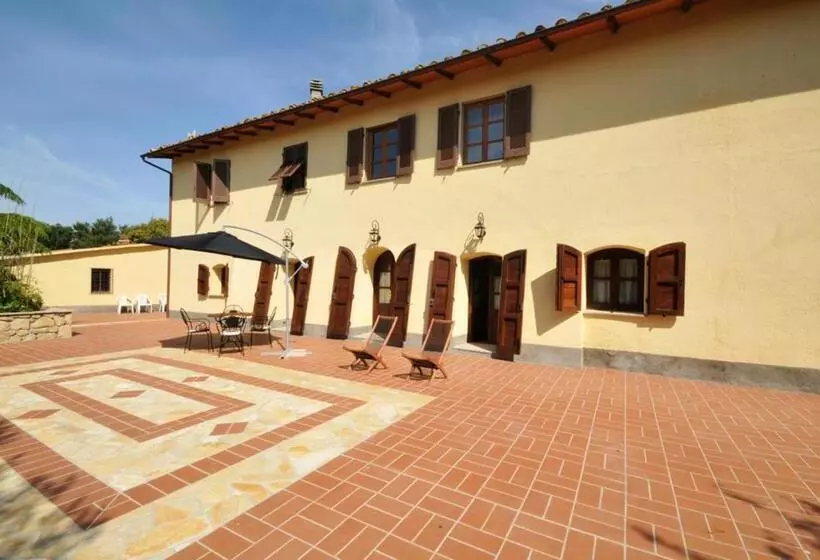 هتل Agriturismo Mannaioni