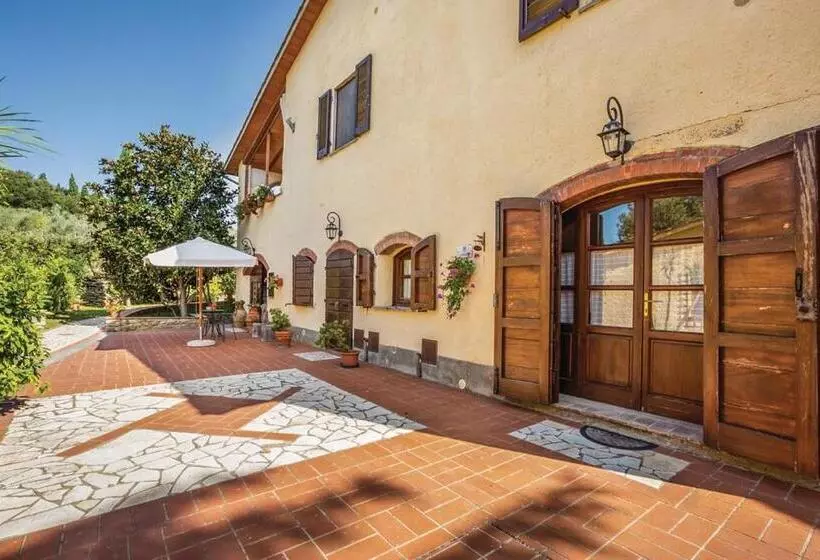 هتل Agriturismo Mannaioni