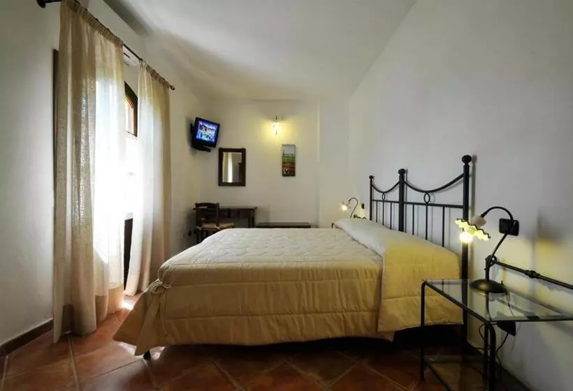 هتل Agriturismo Mannaioni