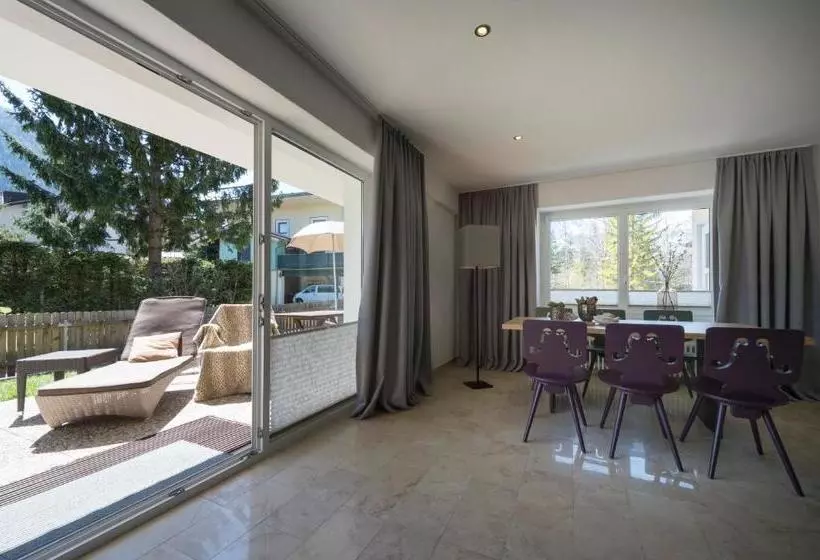 ホテル Appartements Rofan & Karwendelblick