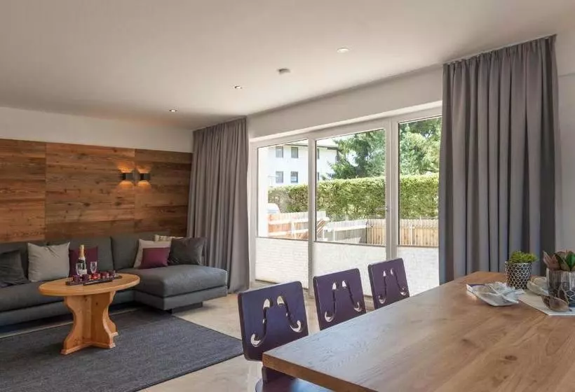 ホテル Appartements Rofan & Karwendelblick