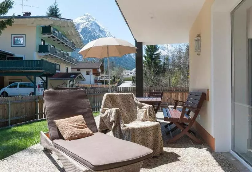 ホテル Appartements Rofan & Karwendelblick