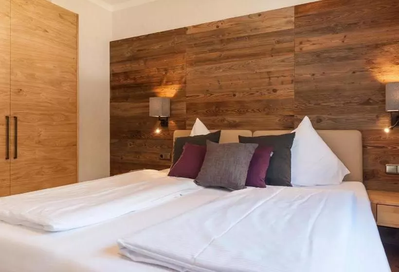 ホテル Appartements Rofan & Karwendelblick