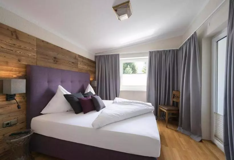ホテル Appartements Rofan & Karwendelblick