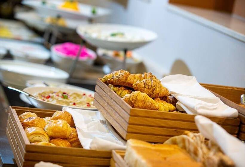 هتل Golden Tulip Doha