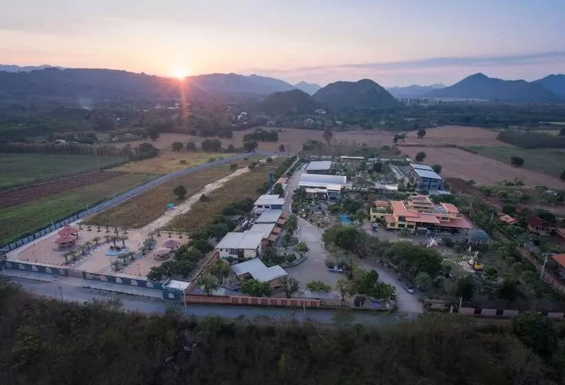 هتل Grandsiri Resort Khaoyai
