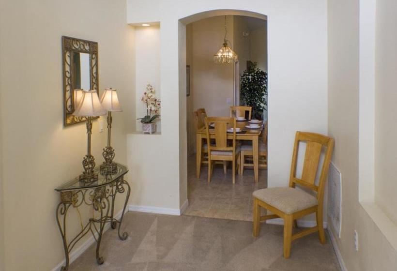 בית מלון כפרי Mark's Sunrise Lakes Villa