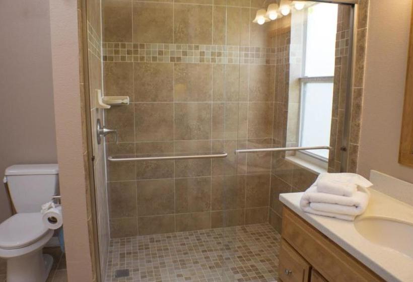 בית מלון כפרי Mark's Sunrise Lakes Villa