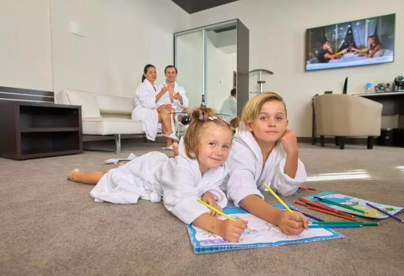 Hotelli & Spa Nemo With Dolphins