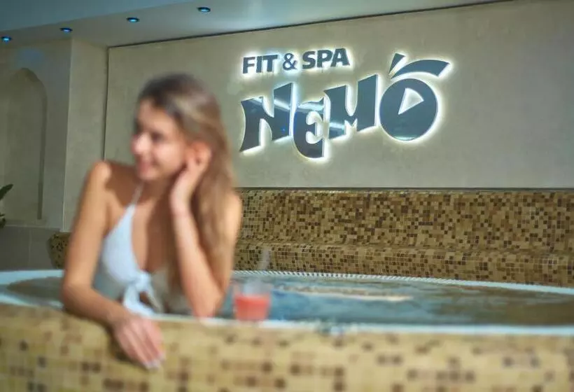 Hotelli & Spa Nemo With Dolphins