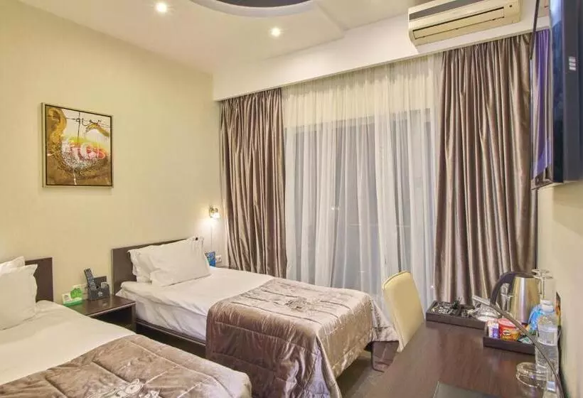 Hotelli & Spa Nemo With Dolphins