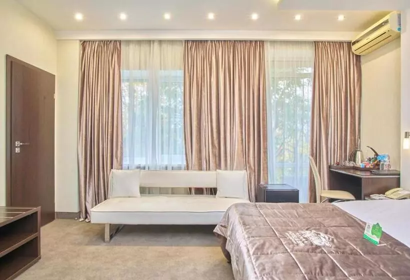 Hotelli & Spa Nemo With Dolphins