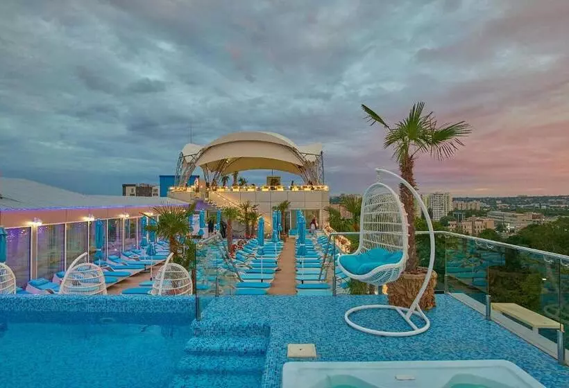 Hotelli & Spa Nemo With Dolphins