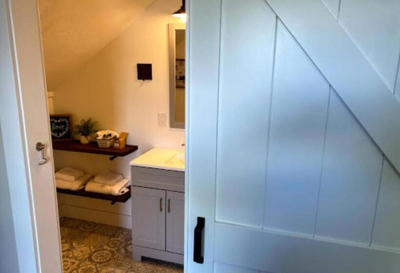 酒店 The Farmhouse Inn & Kitchen, 2 Blocks From Downtown Whitefish, Montana