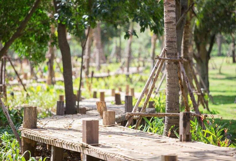 בית מלון כפרי The Series Resort Khaoyai