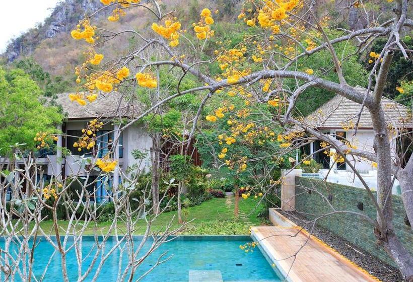 בית מלון כפרי The Series Resort Khaoyai