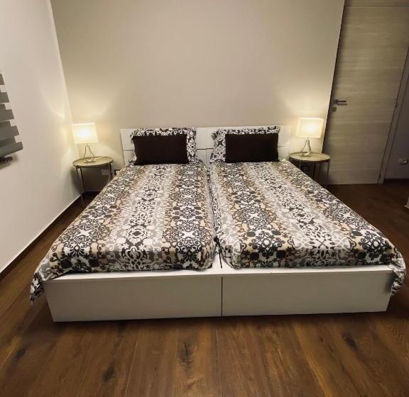 민박 Affittacamere Da Jasmina Venzone