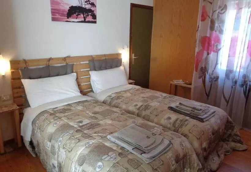 ベッドアンドブレックファースト Casa Noemi Imer