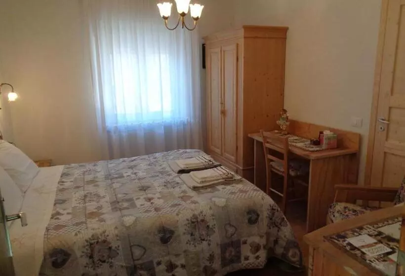 ベッドアンドブレックファースト Casa Noemi Imer